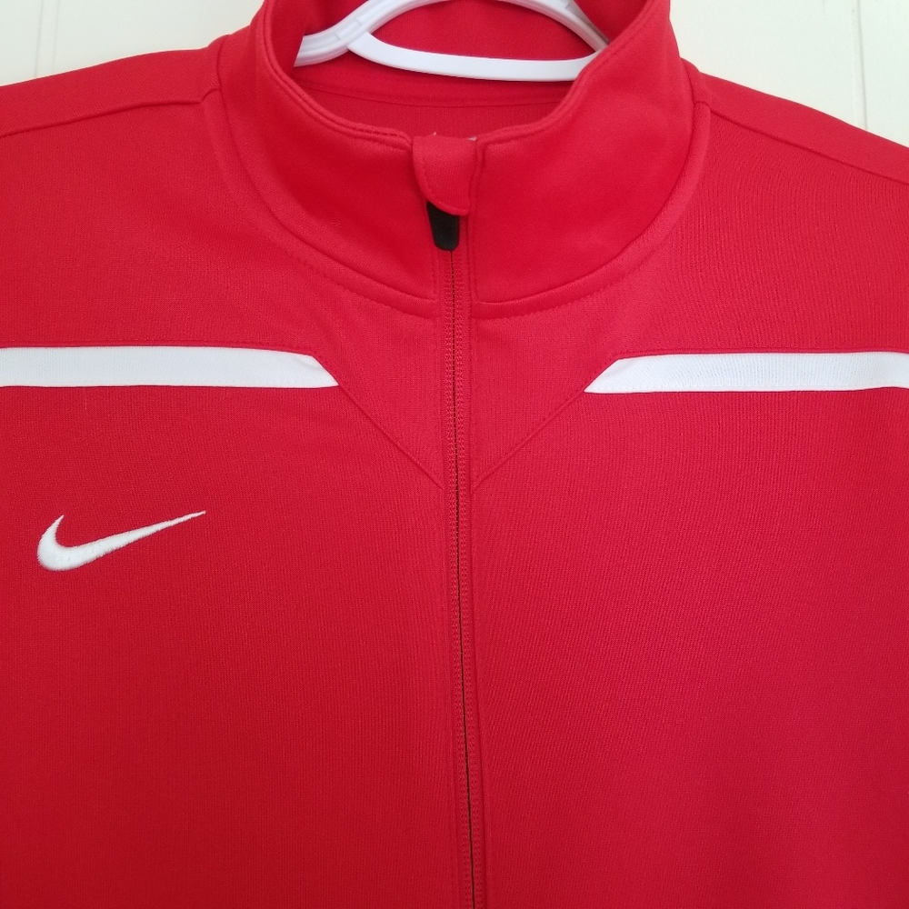 Red Nike jacket - Picture 6 of 8